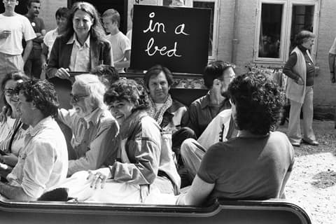 From left: Anne Tardos, Jackson Mac Low, Robert Watts, Hannah Higgins, Ben Vautier, Geoffrey Hendricks and Ann Nöel. Valborg Nørby in the background (Photo: Berty Skuber, 1985)
